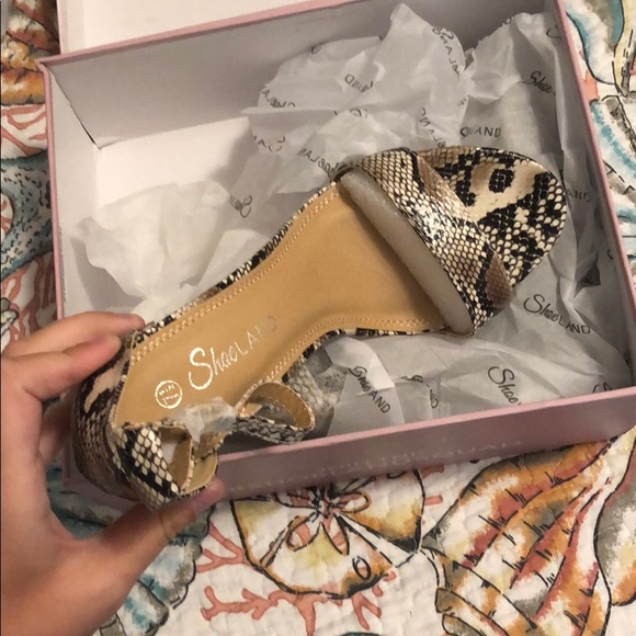 Snakeskin heels - Picture 2 of 2